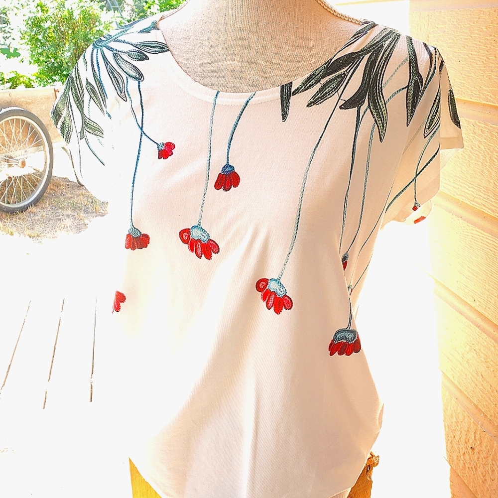 M teeshirt white stretchy